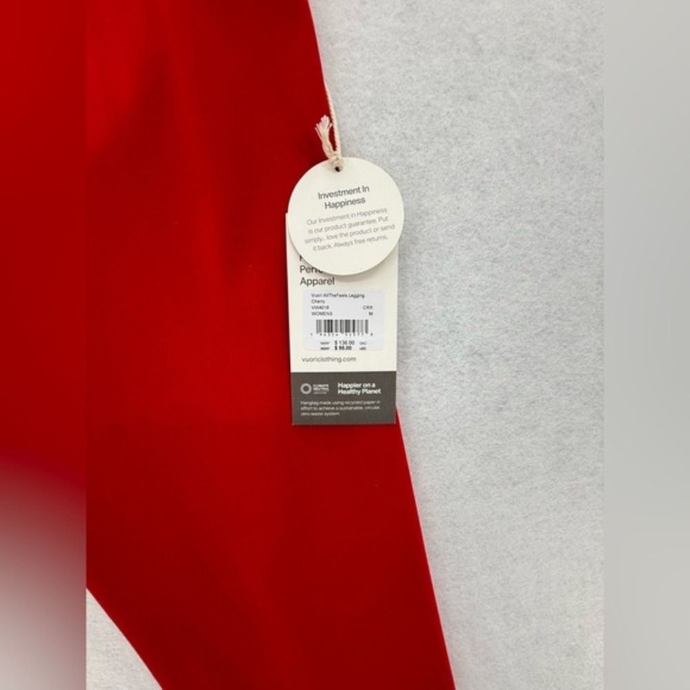 NWT Vuori Vuori AllTheFeels Legging Cherry‎ Size Medium - Picture 3 of 12